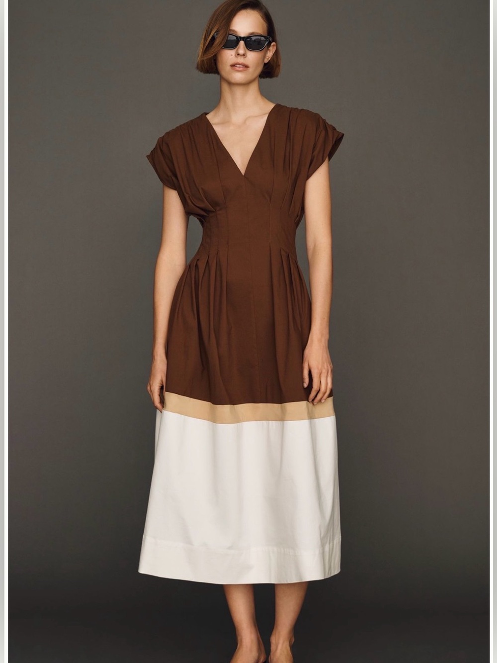 EXQUISE PLEATED SHORT SLEEVE TWICER MIDI DRESS🤎
